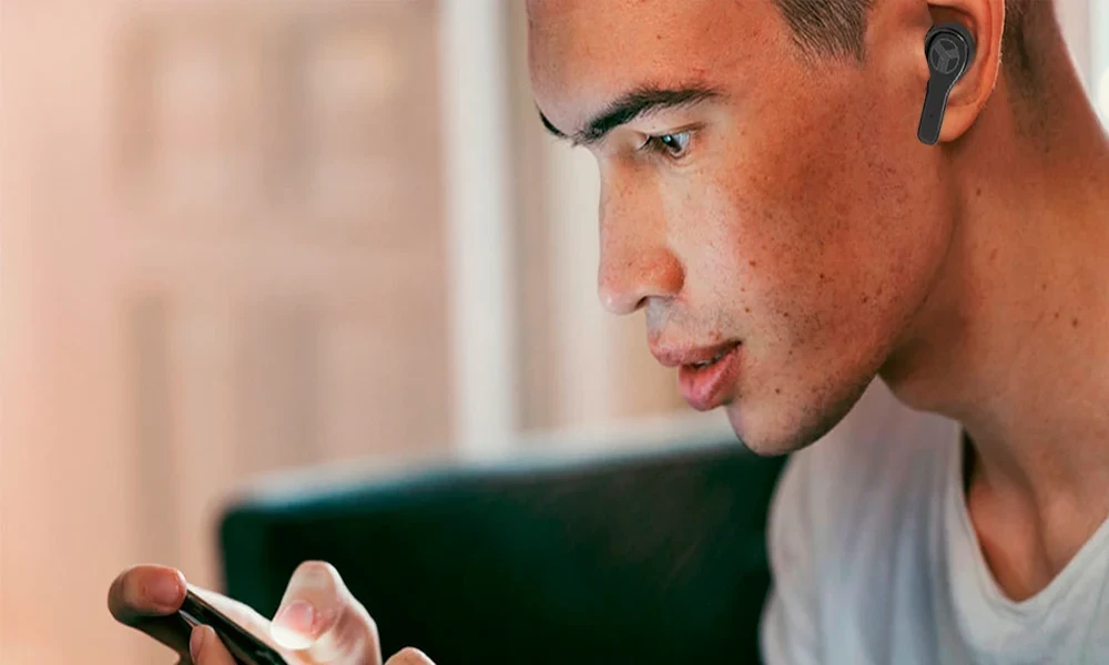 How to Use Wireless Earbuds for Virtual Meetings With Proper Way